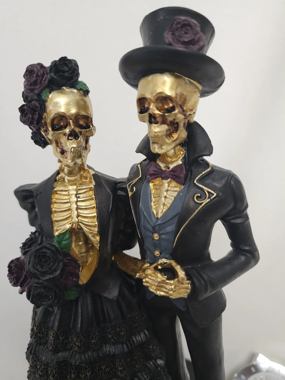 Elegant Black & Gold Skeleton Bride and Groom Figurine - Rotating and Sound